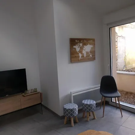 Prázdninový dům Maison Jean-moulin, Jardin, Spacieuse, 24h Mans, Zoo, Prytanee, 3 Chbres, 6 Pers *