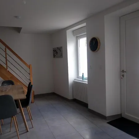 Holiday home Maison Jean-moulin, Jardin, Spacieuse, 24h Mans, Zoo, Prytanee, 3 Chbres, 6 Pers *